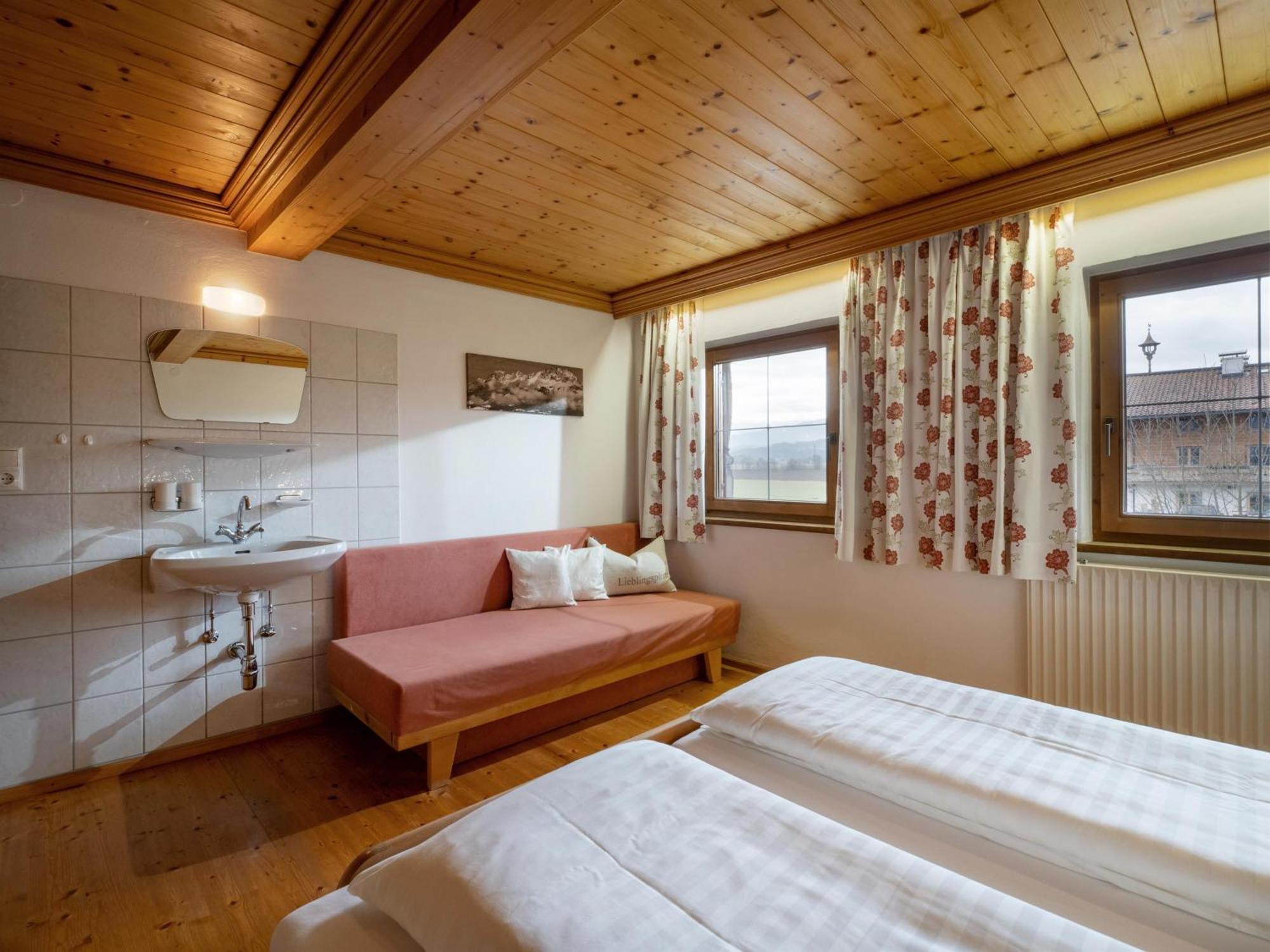 Kroepflhof Sankt Johann in Tirol Buitenkant foto