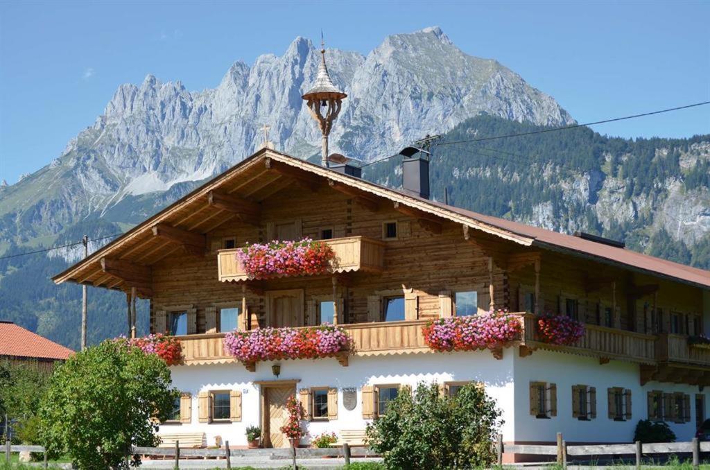 Kroepflhof Sankt Johann in Tirol Buitenkant foto